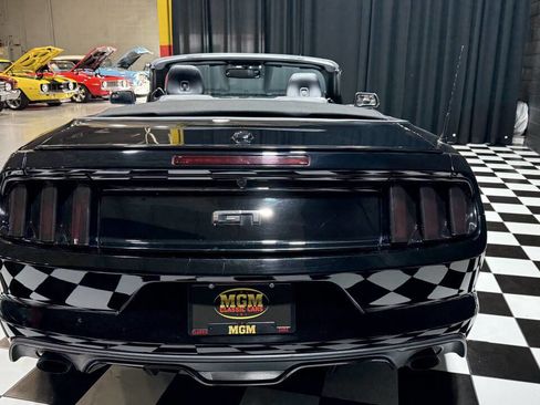 Used 2017 Ford Mustang GT Premium image 11