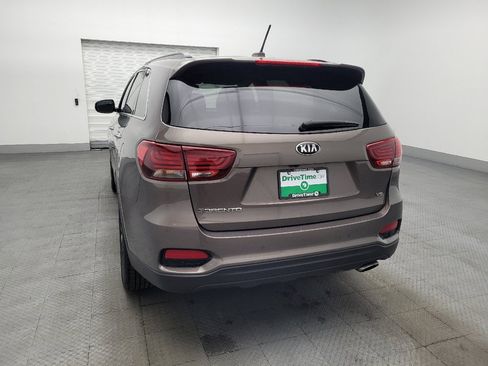 Used 2019 Kia Sorento S image 6