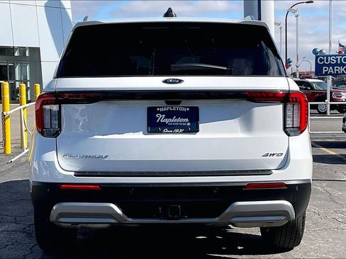 Used 2026 Ford Explorer Platinum image 3