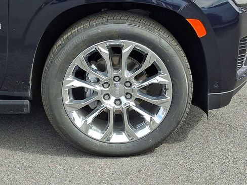 Used 2023 GMC Yukon Denali Ultimate image 8