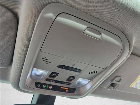 Used 2018 GMC Terrain SLT w/ Preferred Package image 13