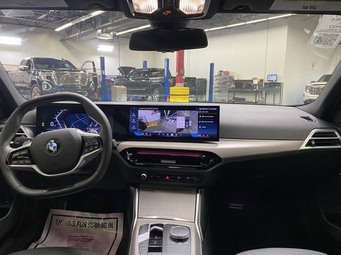 Used 2025 BMW 330i xDrive Sedan image 23