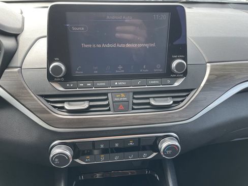 Used 2024 Nissan Altima 2.5 SV FWD image 18