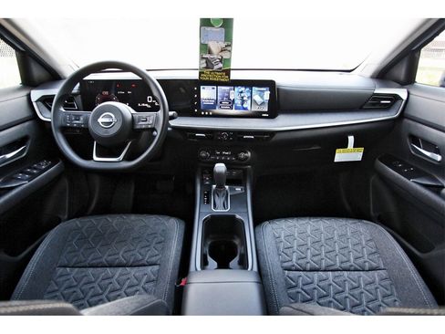 New 2026 Nissan Kicks SV w/ Charging Package image 7