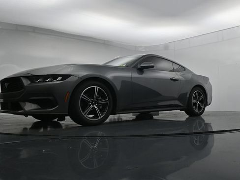 Used 2024 Ford Mustang Coupe RWD image 20