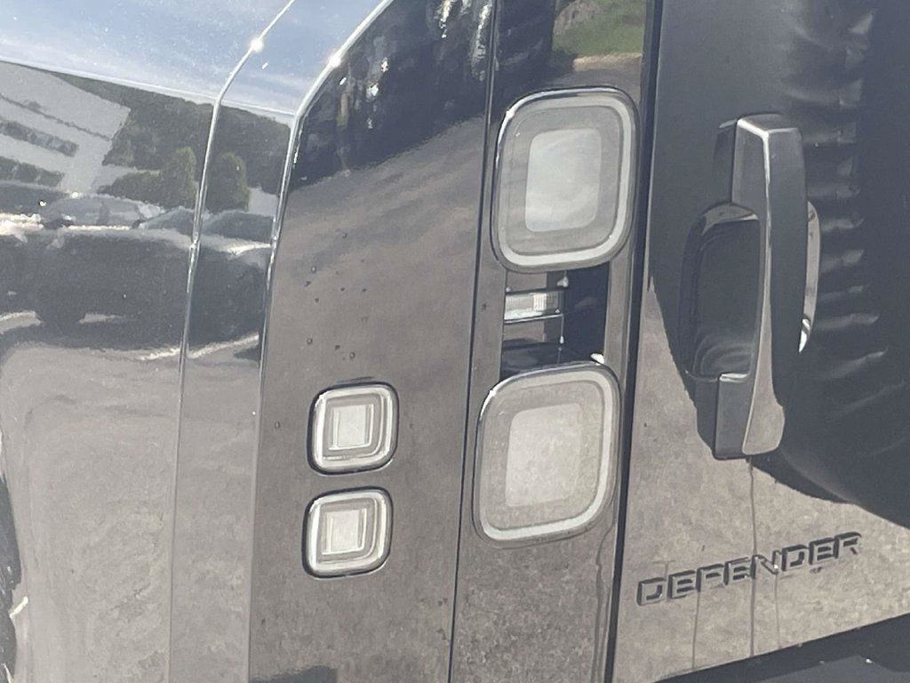 New 2026 Land Rover Defender 110 S AWD/4WD image 10