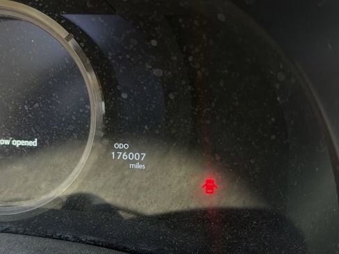 Used 2015 Lexus IS 350 w/ F-Sport Package RWD image 9