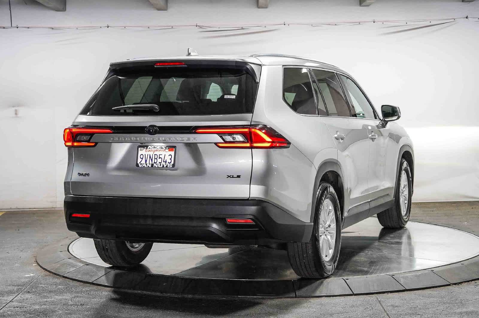 Certified 2025 Toyota Grand Highlander XLE FWD image 5