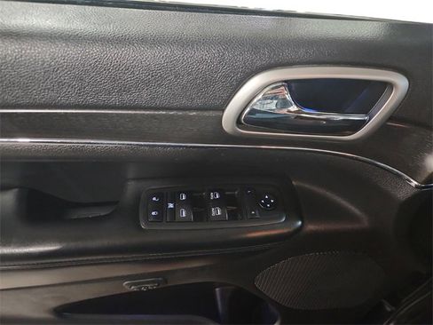 Used 2018 Jeep Grand Cherokee Limited w/ Trailer Tow Group IV image 18