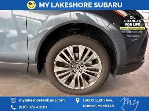Used 2024 Toyota Venza XLE AWD/4WD image 29