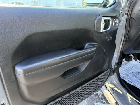 Used 2021 Jeep Gladiator Rubicon image 13