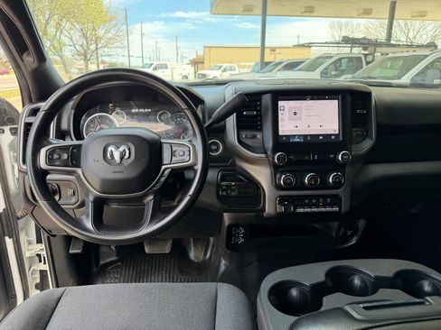 Used 2024 RAM 2500 Tradesman w/ Chrome Appearance Group image 35