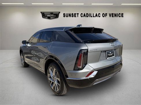 New 2026 Cadillac Optiq Luxury 2 image 5