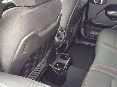 Used 2019 Jeep Wrangler Unlimited Rubicon w/ LED Lighting Group image 28