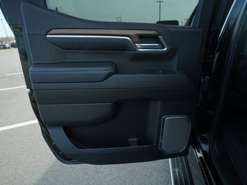 Used 2024 Chevrolet Silverado 1500 High Country image 17