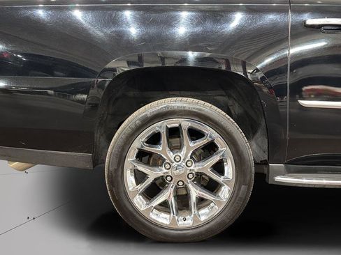 Used 2016 Cadillac Escalade ESV Luxury image 35