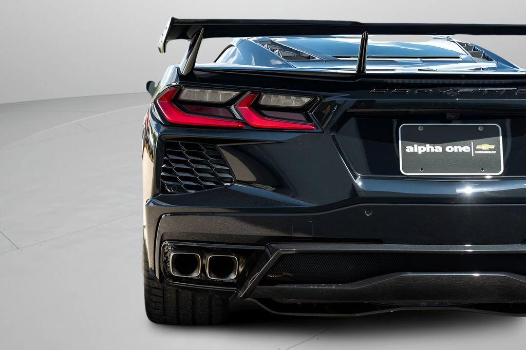 Used 2020 Chevrolet Corvette Stingray Coupe w/ Z51 Performance Package RWD image 15