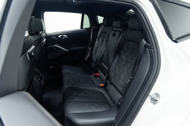 Used 2026 BMW X6 xDrive40i AWD/4WD image 23