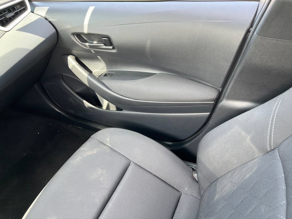 Used 2025 Toyota Corolla LE FWD image 17