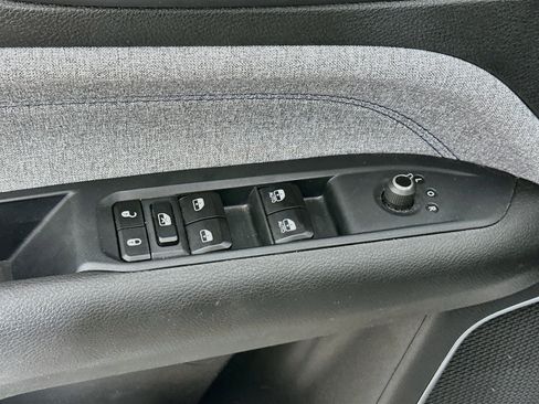 Used 2025 Jeep Compass Latitude AWD/4WD image 15