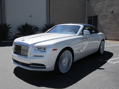 Used 2016 Rolls-Royce Dawn RWD image 7