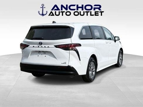 Used 2022 Toyota Sienna LE FWD image 8