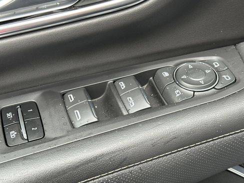 Certified 2024 Chevrolet Suburban Premier image 11