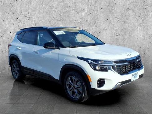 Used 2024 Kia Seltos S image 3