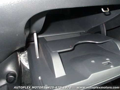 Used 2018 Nissan Versa SV image 28