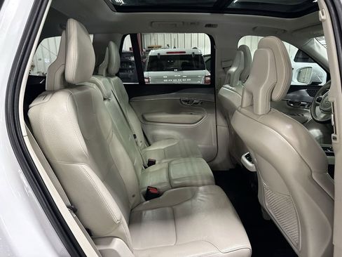 Used 2021 Volvo XC90 T5 Momentum w/ Climate Package FWD image 31