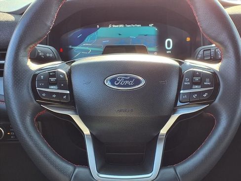 Used 2025 Ford Explorer ST-Line w/ ST-Line Street Pack image 20
