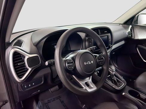 Used 2024 Kia Soul LX FWD image 11