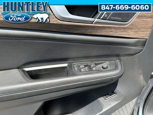 Used 2024 Volkswagen Atlas SEL Premium R-Line image 21