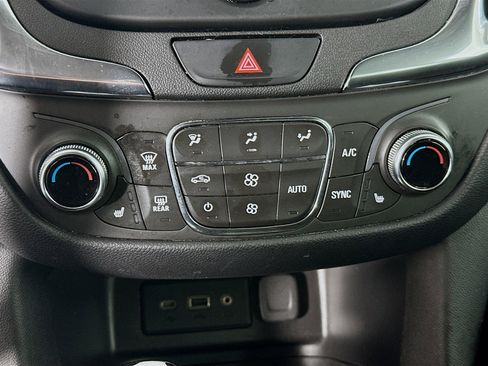 Used 2020 Chevrolet Equinox LT image 23