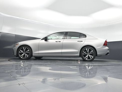 Used 2024 Volvo S60 B5 Core FWD image 6