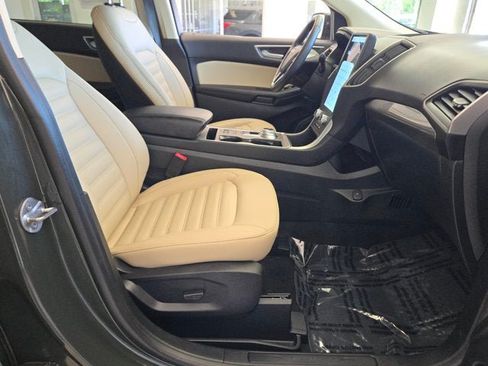 Used 2024 Ford Edge SEL w/ Convenience Package AWD/4WD image 3