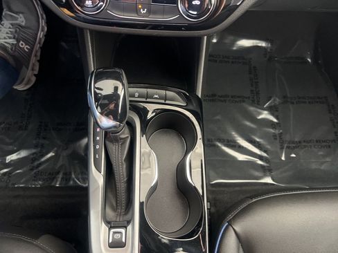 Used 2025 Buick Envista Sport Touring image 46