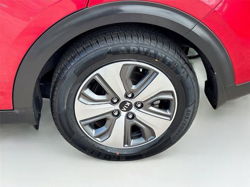 Used 2019 Kia Niro EX FWD image 29