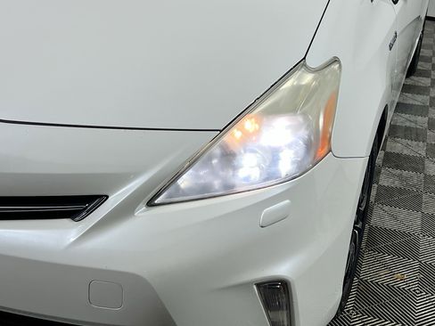 Used 2013 Toyota Prius V Five image 12