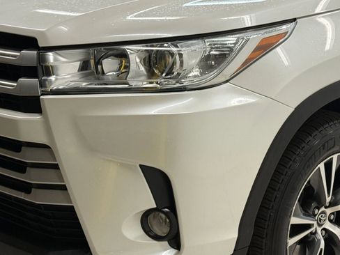 Used 2017 Toyota Highlander Plus w/ Carpet Mat Package image 4