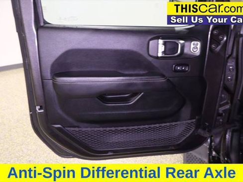 Used 2020 Jeep Wrangler Unlimited Sahara AWD/4WD image 33