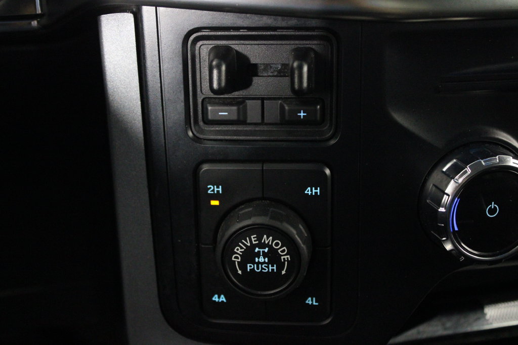 Used 2022 Ford F150 Lariat w/ Max Trailer Tow Package AWD/4WD image 25