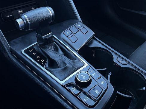 Used 2024 Kia Sportage LX image 17