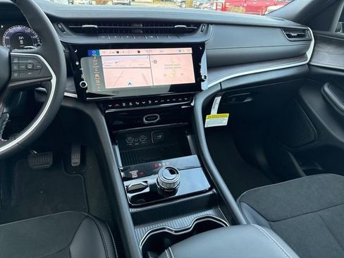 New 2026 Jeep Grand Cherokee Laredo image 14