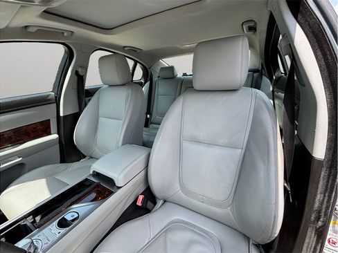 Used 2012 Jaguar XF RWD image 17