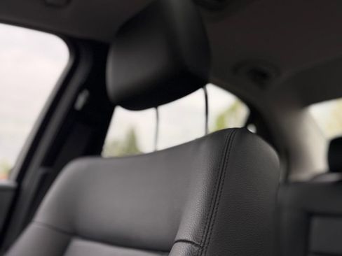 Used 2010 Mercedes-Benz E 350 Sedan image 39