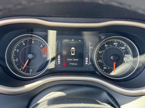 Used 2016 Jeep Cherokee Sport w/ Cold Weather Group AWD/4WD image 14