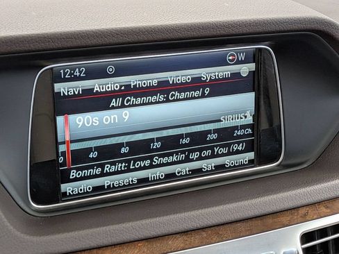 Used 2014 Mercedes-Benz E 350 4MATIC Sedan image 21