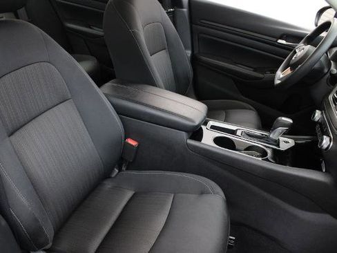 Certified 2024 Nissan Altima 2.5 SV FWD image 22