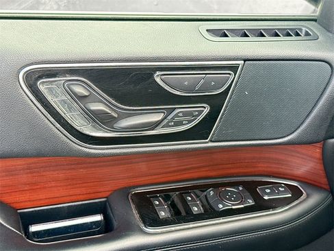 Used 2021 Lincoln Navigator Reserve image 19